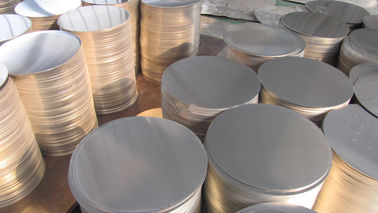 Porcellana Prova dello strato di cerchio di alluminio con superficie luminosa per le pentole fornitore